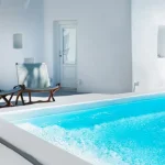 Πισίνες με θαλασσινό νερό σε περιοχές με έντονη λειψυδρία