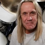 Iron Maiden: Αποχωρεί μετά από 42 χρόνια ο ντράμερ Nicko McBrain