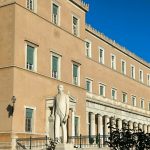 Πρωτογενές πλεόνασμα έως 2,8% το 2024 – Έσοδα από φοροδιαφυγή πάνω από €1,8 δισ.