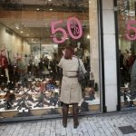 Πότε αρχίζουν οι χειμερινές εκπτώσεις 2025 – Τι ισχύει με την κυριακάτικη λειτουργία των καταστημάτων
