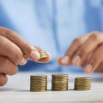 Δώρο Χριστουγέννων: Νωρίτερα τα χρήματα στους λογαριασμούς – Πότε θα μπουν