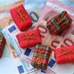 Δώρο Χριστουγέννων σε εργαζόμενους και ανέργους: Αυτά είναι τα 9 «μυστικά » που πρέπει να γνωρίζετε για την καταβολή του