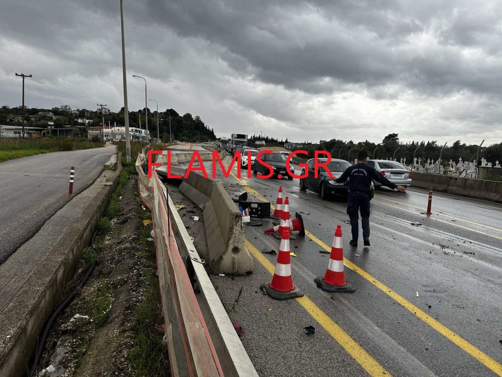 ΠΑΝΙΚΟΣ ΚΟΝΤΑ ΣΤΟ ΜΙΝΤΙΛΟΓΛΙ: Δίπλωσε νταλίκα και πέρασε στο αντίθετο ρεύμα κυκλοφορίας! Πήδηξε από τη θέση του ο οδηγός - ΦΩΤΟ