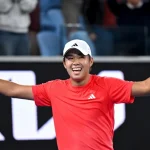 Australian Open: O Λέρνερ Τιέν, Νο121 της παγκόσμιας κατάταξης, πέταξε... εκτός τουρνουά τον Μεντβέντεφ - Βίντεο