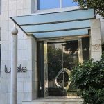 Lussile: Πώς «ξηλώθηκε» το ύφασμα της γνωστής φίρμας γυναικείων ενδυμάτων