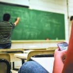 Χαμένη υπόθεση το σχολείο; Οι μαθητές χρειάζονται παιδαγωγούς αντί για Influencers