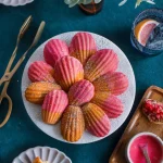 Το brunch του 2025: από χρωματιστές μαντλέν και κέικ λωτού μέχρι σου με πατέ μανιταριών