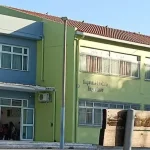 ΑΠΙΣΤΕΥΤΟ ΣΥΜΒΑΝ ΣΤΑ ΔΕΜΕΝΙΚΑ! 46χρονος απείλησε μαθητές του Δημοτικού με όπλο