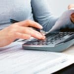 Εφορία: Ποιοι φορολογούμενοι θα δουν μειώσεις φόρων και ελαφρύνσεις το 2025