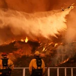Φωτιές στην Καλιφόρνια: Στους 16 αυξήθηκαν οι νεκροί, ανεξέλεγκτα τα μεγάλα μέτωπα, πάνω από 12.000 τα σπίτια που κάηκαν