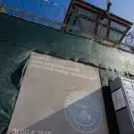 Έντονη αντίδραση της Κούβας στο σχέδιο του Τραμπ να φυλακιστούν μετανάστες στο Γουαντάναμο: «Πράξη βαρβαρότητας»