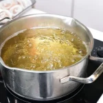 Χρήσιμα tips για να μην ξεχειλίζει το βραστό νερό από την κατσαρόλα