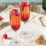 Kir Royal: Το πολυτελές ποτό με δύο υλικά που είναι τέλειο για γιορτές