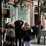 Χειμερινές εκπτώσεις 2025: Αντίστροφη μέτρηση για την επίσημη έναρξη – Ποιες Κυριακές θα λειτουργούν τα καταστήματα