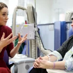 Κέιτ Μίντλετον: Η εμφάνιση στο νοσοκομείο όπου έκανε χημειοθεραπείες – Το «ευχαριστώ» στους γιατρούς και οι συζητήσεις με ασθενείς