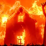 Δύο νεκροί από τις mega πυρκαγιές στην Καλιφόρνια – Μάχη με «100% ανεξέλεγκτα» μέτωπα, εγκαταλείπουν τα σπίτια τους χιλιάδες κάτοικοι
