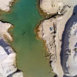 Αυτές είναι οι καλύτερες παραλίες του κόσμου για το 2025 – Το Σαρακήνικο της Μήλου ανάμεσά τους