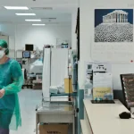 ΕΟΔΥ: 30 διασωληνωμένοι και 24 θάνατοι λόγω Covid - Μικρή αύξηση των κρουσμάτων γρίπης
