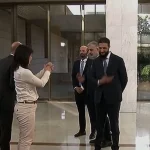 Συρία: Ο Αλ Τζολάνι υποδέχθηκε δια χειραψίας μόνο τον Ζαν Νοέλ Μπαρό και όχι την Αναλένα Μπέρμποκ