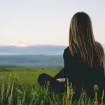 Εάν μια γυναίκα έχει πάψει να πιστεύει στην αγάπη, συνήθως εμφανίζει αυτές τις 9 συμπεριφορές