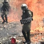 Τέμπη - Επεισόδια στο Συντάγμα: Νέα ένταση στο κέντρο της Αθήνας (εικόνες)