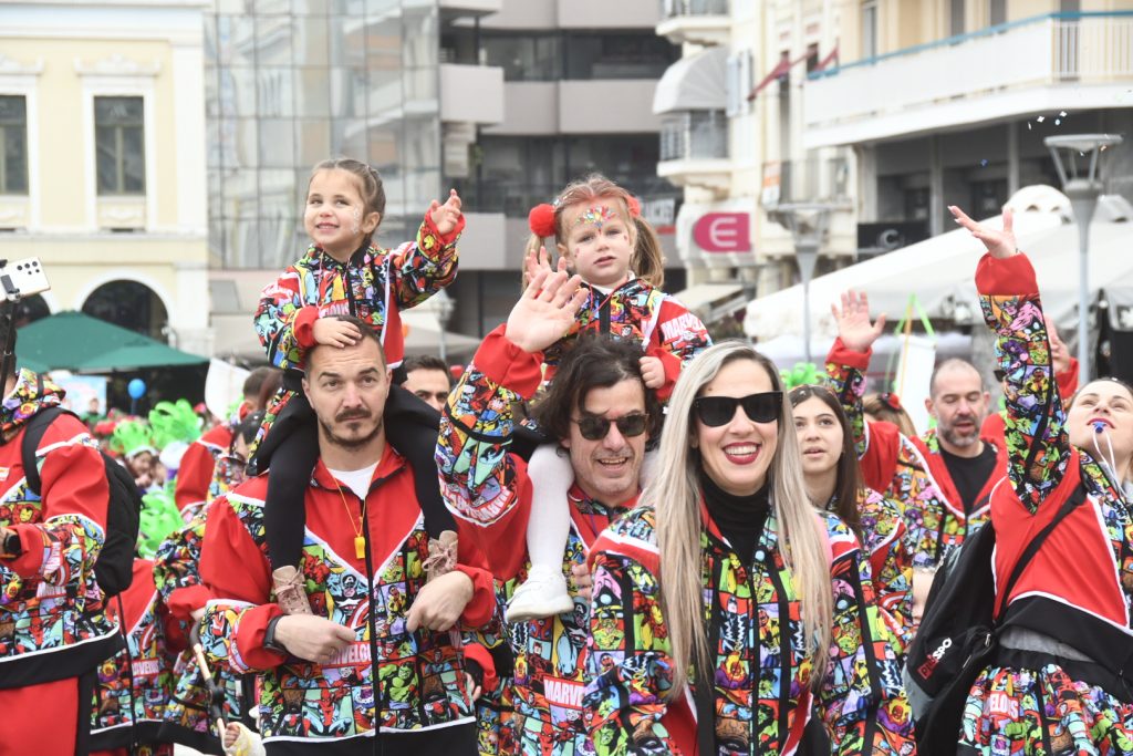 ΠΑΤΡΙΝΟ ΚΑΡΝΑΒΑΛΙ: Δείτε δεκάδες νέες φωτογραφίες από την παρέλαση των μικρών