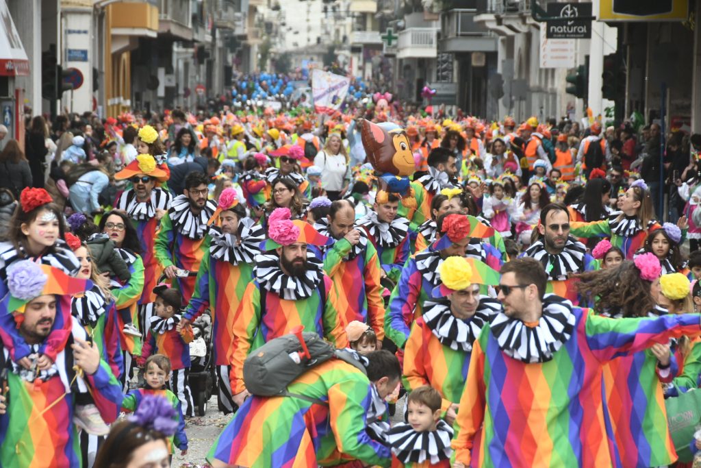 ΠΑΤΡΙΝΟ ΚΑΡΝΑΒΑΛΙ: Δείτε δεκάδες νέες φωτογραφίες από την παρέλαση των μικρών