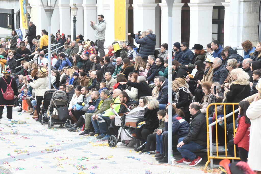 ΠΑΤΡΙΝΟ ΚΑΡΝΑΒΑΛΙ: Δείτε δεκάδες νέες φωτογραφίες από την παρέλαση των μικρών