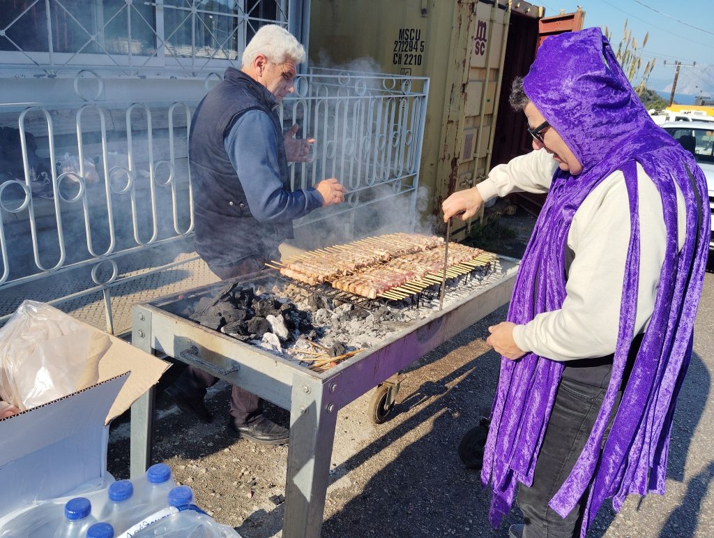 ΔΕΙΤΕ ΦΩΤΟ ΚΑΙ ΒΙΝΤΕΟ: Χαμός και με γνωστούς Πατρινούς την Τσικνοπέμπτη