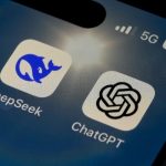 DeepSeek R1 vs ChatGPT: Ποιο chatbot επικρατεί στη μάχη για την τεχνητή νοημοσύνη