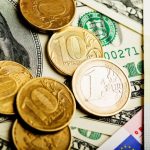 Το ευρώ κατρακυλά – Θα φτάσει σύντομα στην απόλυτη ισοτιμία με το δολάριο;