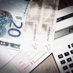 Τι αποκαλύπτει έκθεση της Κομισιόν: 15,5% και όχι 24% ο πραγματικός ΦΠΑ