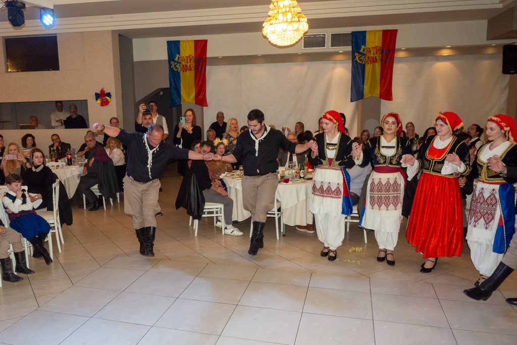 Με μεγάλη επιτυχία πραγματοποιήθηκε και φέτος ο Αποκριάτικός Χορός του Συλλόγου των Κρητών Πάτρας