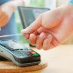Επιδόματα: Πότε έρχεται η πληρωμή με προπληρωμένη κάρτα – Ποιοι εξαιρούνται