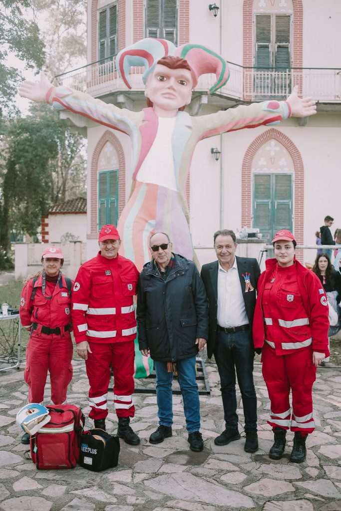 ΦΩΤΟ: Πλήθος μικρών και μεγάλων πλημμύρισε την Καρναβαλούπολη «Εικαστικές Τέχνες και Καρναβάλι»