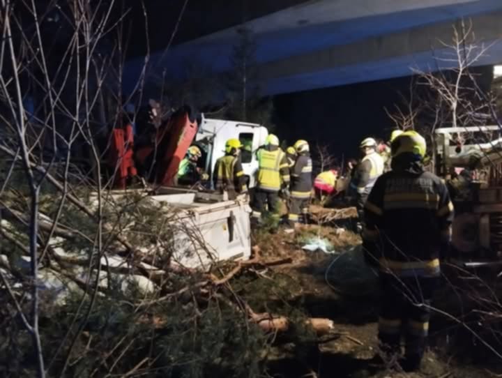 ΔΕΙΤΕ ΝΕΕΣ ΦΩΤΟΓΡΑΦΙΕΣ: Ετσι έγινε το δυστύχημα στην Αυστρία - "Εσβησε" ο Πατρινός Δ. Ασημακόπουλος - Σοβαρά ο αδελφός του