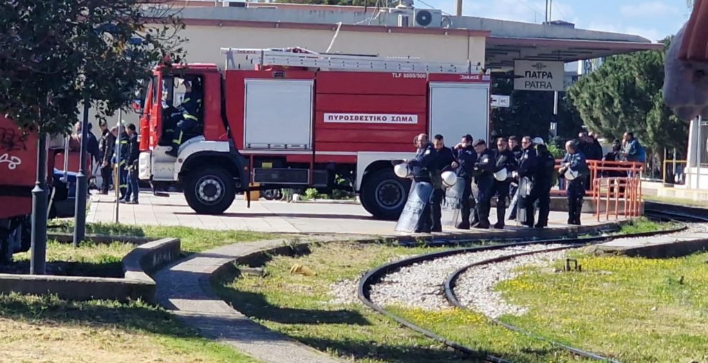 LIVE: Η μεγάλη συγκέντρωση και πορεία στην Πάτρα για το έγκλημα των Τεμπών - ΦΩΤΟ ΚΑΙ ΒΙΝΤΕΟ