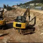 ΕΡΥΜΑΝΘΟΣ - Χαλανδρίτσα: Πράσινο και πάρκινγκ στο Δημαρχείο