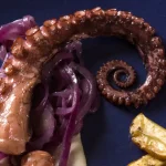 Χταπόδι στην κατσαρόλα με κρασί και μπαχαρικά