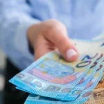 Αντίστροφη μέτρηση 45 ημερών για την πρώτη ταυτόχρονη αύξηση μισθών σε ιδιωτικό και δημόσιο τομέα