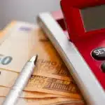 Μέτρα για επιχειρήσεις και νοικοκυριά: Φθηνότερα κεφάλαια, μείωση εισφορών, ρύθμιση ανάσα για κόκκινα δάνεια
