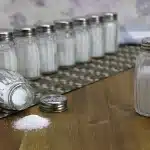 Γιατί χρειάζεται να βάλετε ελάχιστη ποσότητα αλατιού στο ψυγείο σας