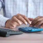 Ο λογαριασμός για τον ΕΝΦΙΑ του 2025 – Ποιοι θα πληρώσουν λιγότερα και ποιοι θα επιβαρυνθούν περισσότερο