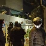 Μέλη του Ρουβίκωνα πέταξαν τρικάκια έξω από το σπίτι του διευθύνοντος συμβούλου του ΟΣΕ