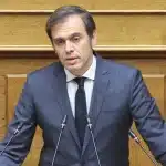 Επεισόδιο στη Βουλή με τον Δημήτρη Μάντζο και συνεργάτιδα του ΠΑΣΟΚ