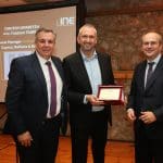 Ο Αντώνης Ποταμίτης στην κοπή πίτας του ΙΠΕ «για καλό σκοπό»
