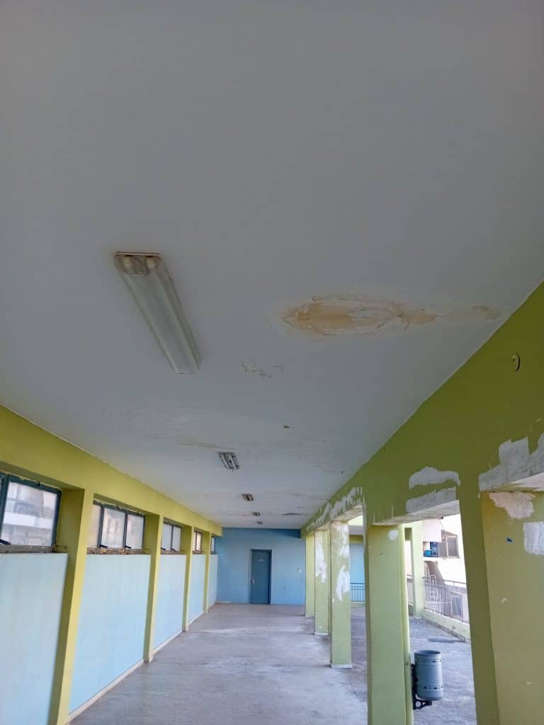 ΥΠΑΡΧΕΙ ΚΙΝΔΥΝΟΣ ΓΙΑ ΤΑ ΠΑΙΔΙΑ ΜΑΣ… ΦΩΝΑΖΟΥΝ ΟΙ ΓΟΝΕΙΣ! Επικίνδυνες ζημιές στο Στρούμπειο… και κανείς δεν έχει ασχοληθεί! ΦΩΤΟ