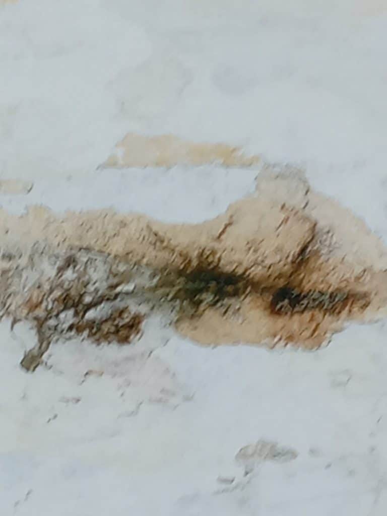 ΥΠΑΡΧΕΙ ΚΙΝΔΥΝΟΣ ΓΙΑ ΤΑ ΠΑΙΔΙΑ ΜΑΣ… ΦΩΝΑΖΟΥΝ ΟΙ ΓΟΝΕΙΣ! Επικίνδυνες ζημιές στο Στρούμπειο… και κανείς δεν έχει ασχοληθεί! ΦΩΤΟ