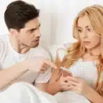 Είναι απιστία το texting με τον πρώην; Όρια, φλερτ, ζήλια και τεχνολογία στις σύγχρονες σχέσεις