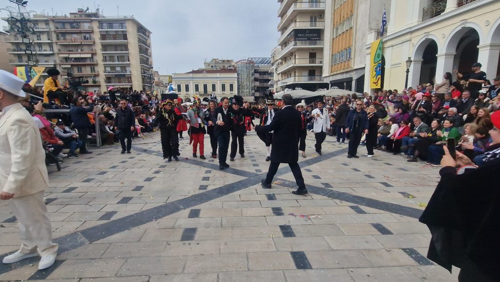 ΔΕΙΤΕ ΦΩΤΟ του FLAMIS.GR απο την μεγάλη παρέλαση (νο 1)